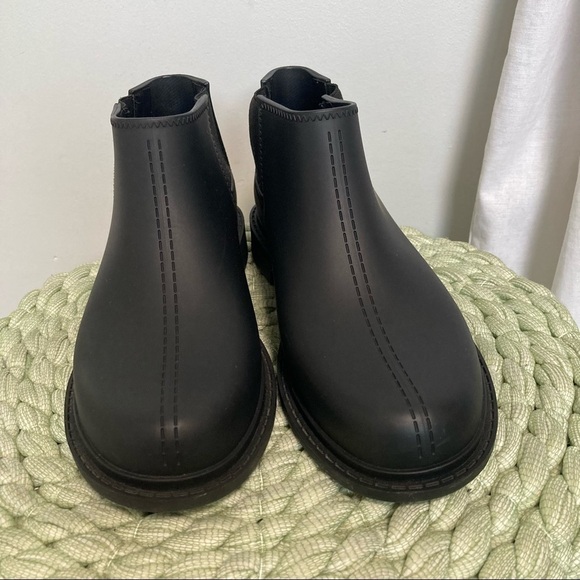 Melissa Skin Matte Black Recycled PVC Chelsea Ankle Rain Boots  NWOT - Picture 5 of 9